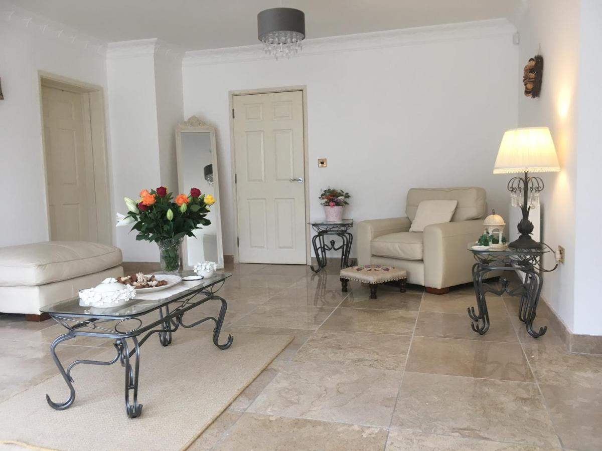 Rowan House Bed Breakfast Main House & Self Contained Self Catering Apartment Cymmer 外观 照片
