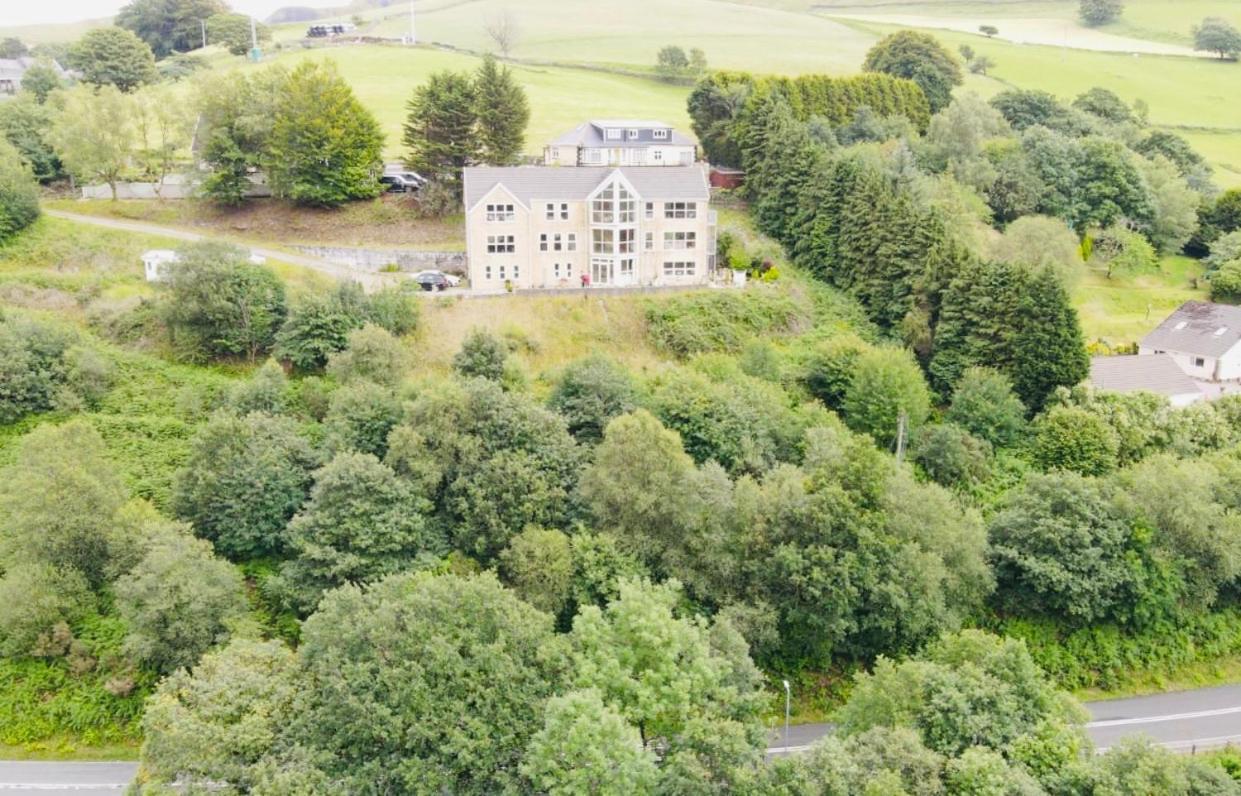 Rowan House Bed Breakfast Main House & Self Contained Self Catering Apartment Cymmer 外观 照片
