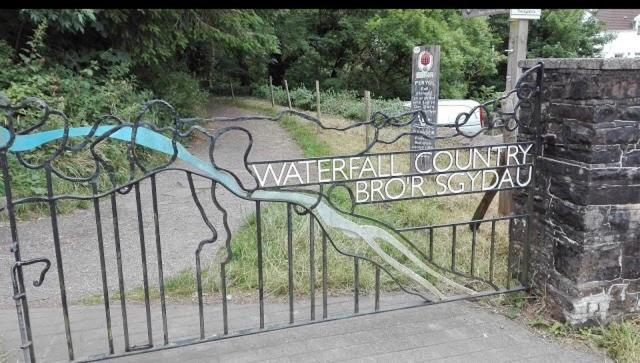 Rowan House Bed Breakfast Main House & Self Contained Self Catering Apartment Cymmer 外观 照片