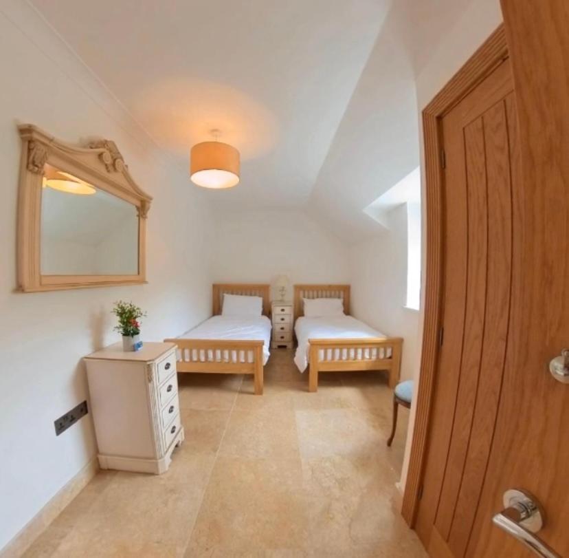 Rowan House Bed Breakfast Main House & Self Contained Self Catering Apartment Cymmer 外观 照片