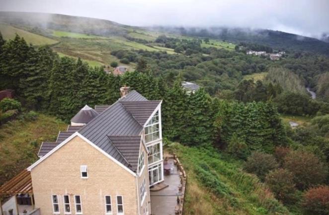 Rowan House Bed Breakfast Main House & Self Contained Self Catering Apartment Cymmer 外观 照片