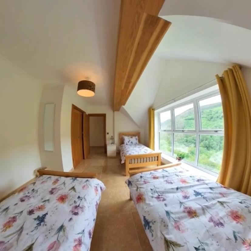 Rowan House Bed Breakfast Main House & Self Contained Self Catering Apartment Cymmer 外观 照片